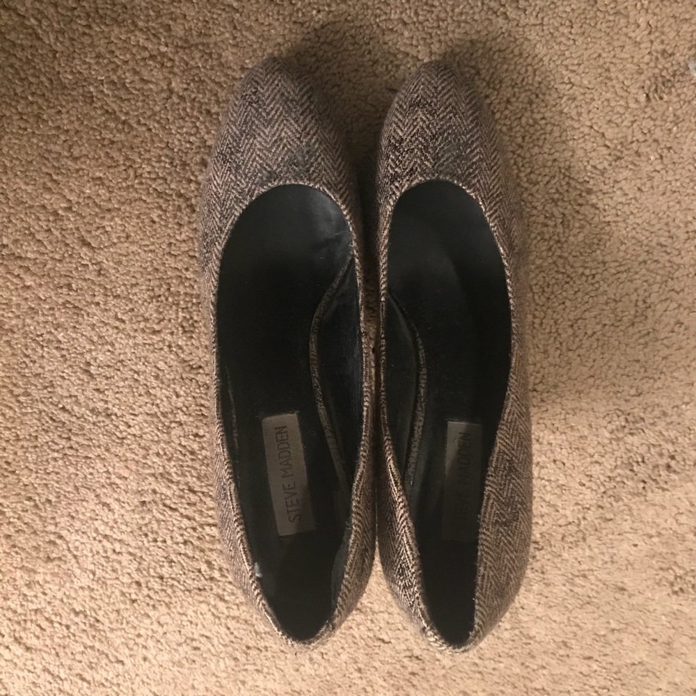 Steve Madden herringbone pumps 9.5